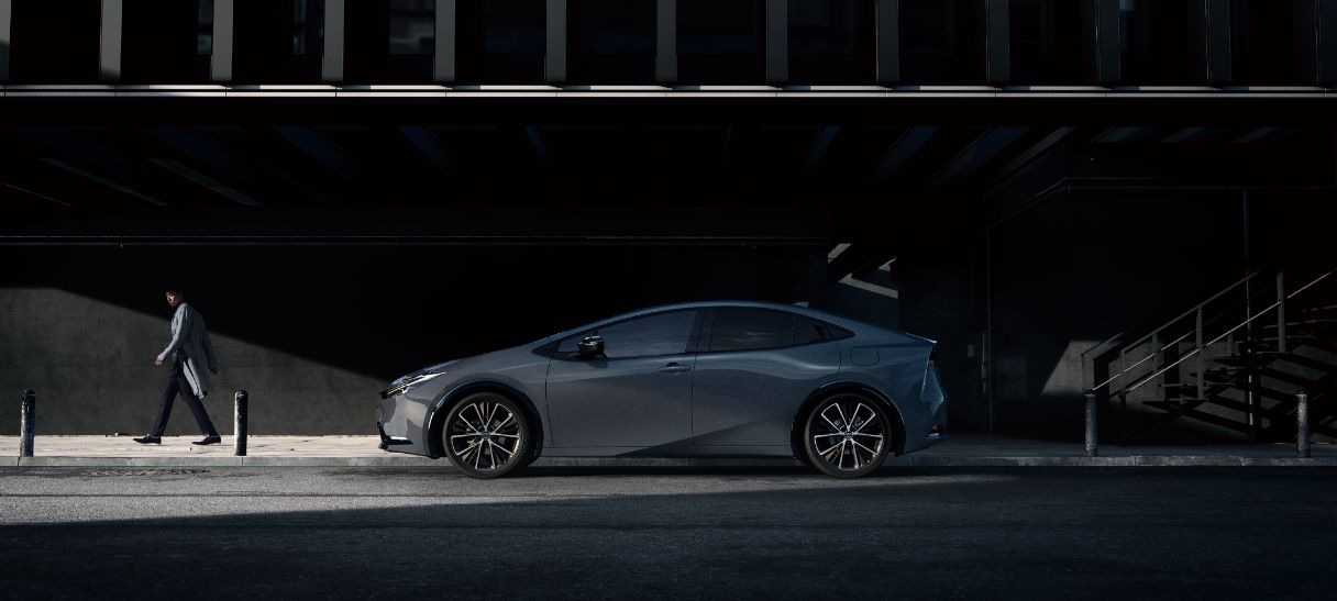 【2025年6月最新版】プリウス納期は今どうなってる？最短納車ルートも解説